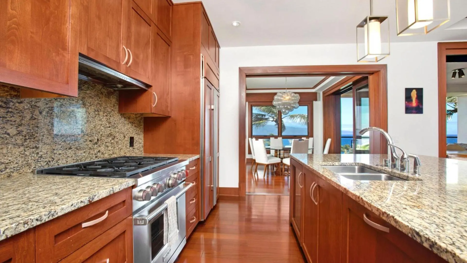 Kbm Resorts Free Car Hale Makaiatmontagekapalua Bay Beachfront Condo