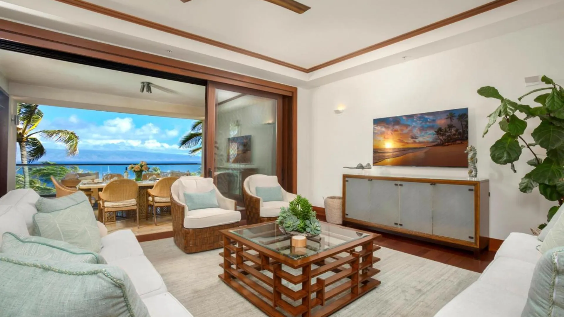 Kbm Resorts Free Car Hale Makaiatmontagekapalua Bay Beachfront Condo Apartment