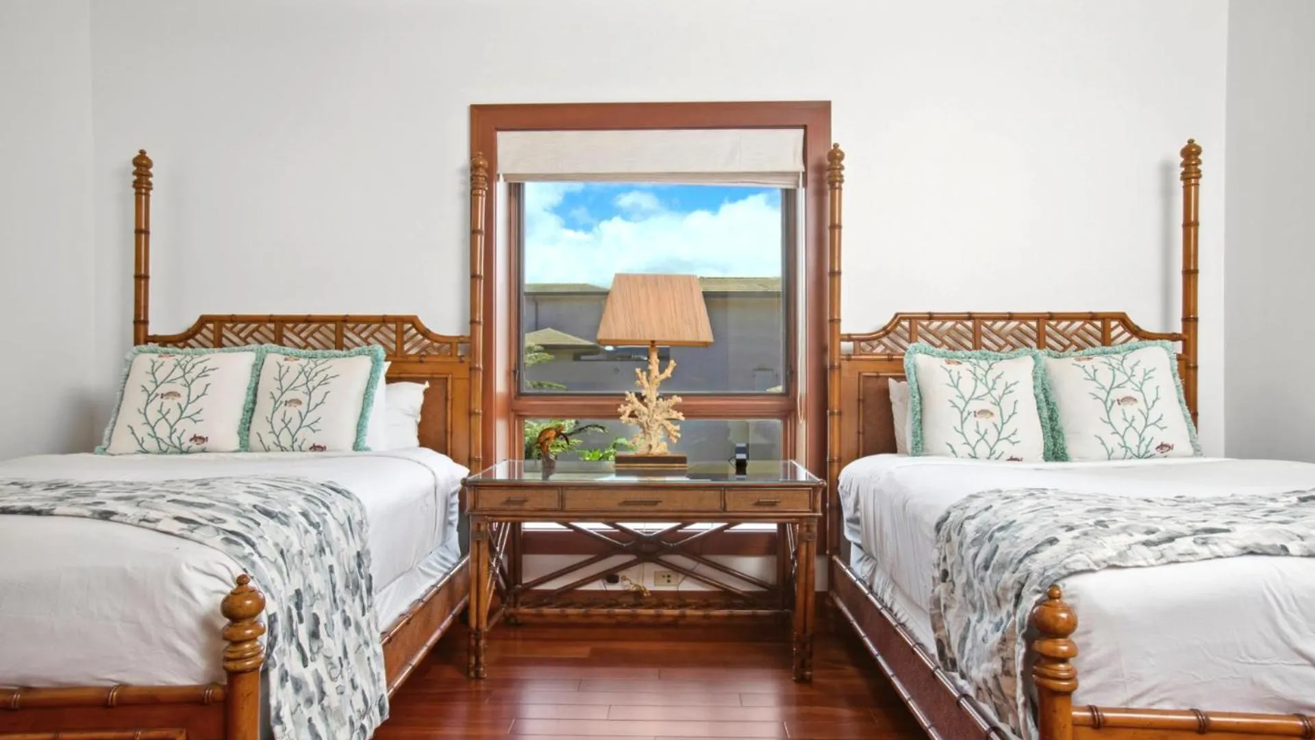Kbm Resorts Free Car Hale Makaiatmontagekapalua Bay Beachfront Condo Kapalua