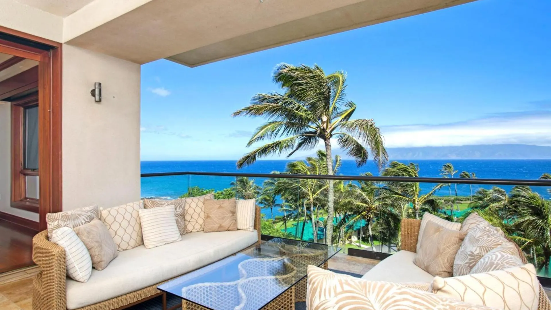Kbm Resorts Free Car Hale Makaiatmontagekapalua Bay Beachfront Condo USA